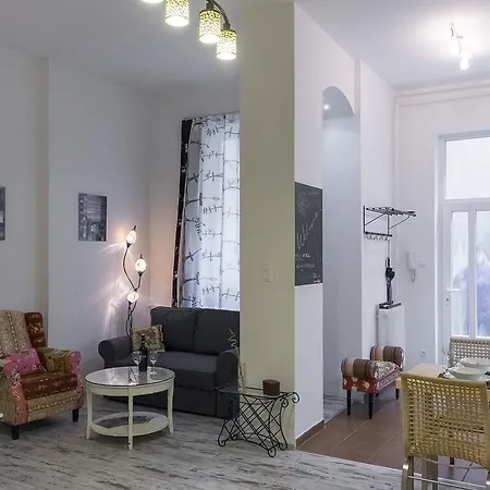 Standard By Hi5-liszt Ferenc Square Апартаменты