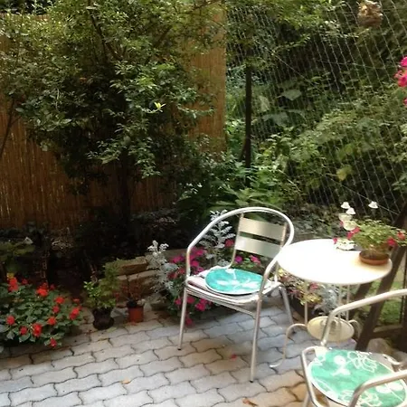 Standard By Hi5-liszt Ferenc Square Apartmán *