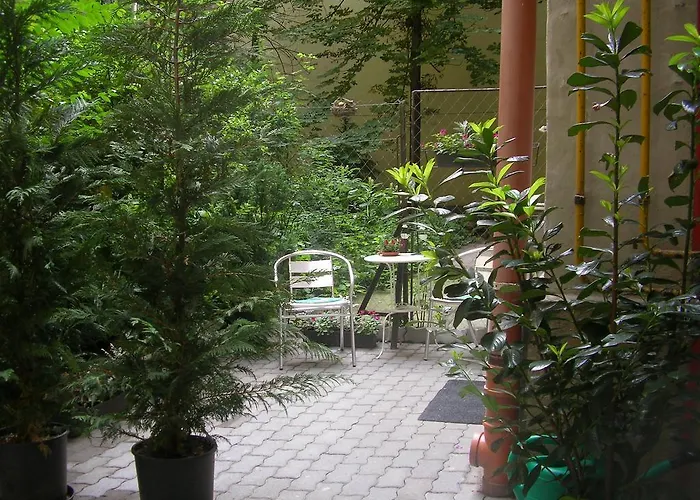 Standard By Hi5-liszt Ferenc Square Budapesta